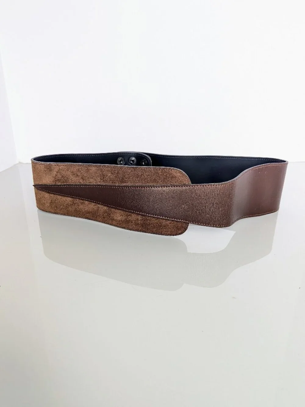 Saks Fifth Avenue Vintage Brown Suede And Leather Fashion Belt Snap Close